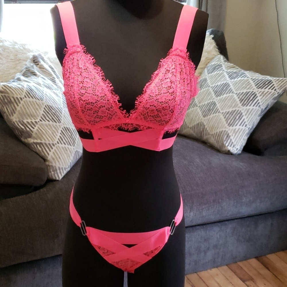 Brand new V.S.  Bra & Panties Set sz. S